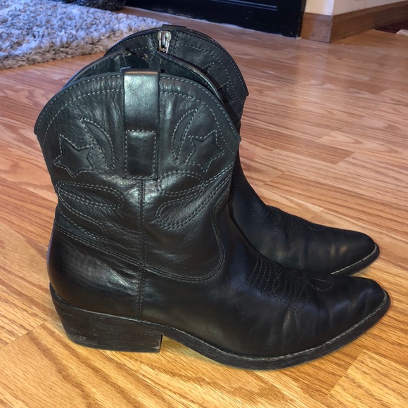ZiGiny Shoes - ZiGiny “She’s the One” Leather Western Boots